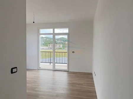 Tirane, shitet apartament 2+1 Kati 1, 79 m² 141.714 € 