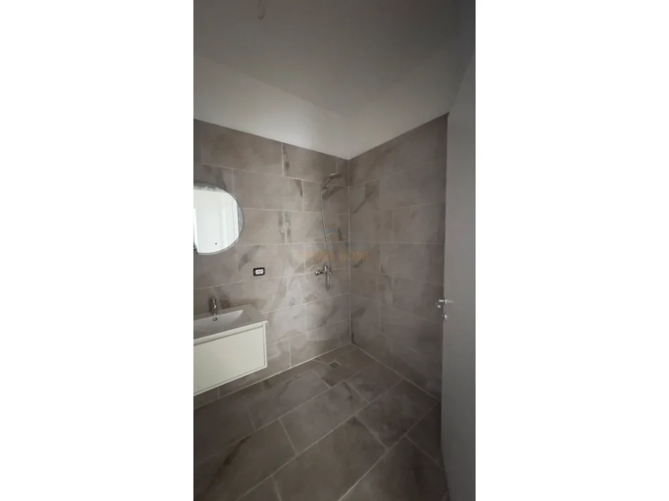 Tirane, shitet apartament 2+1 Kati 1, 80 m² 148.074 € (SAUK)
