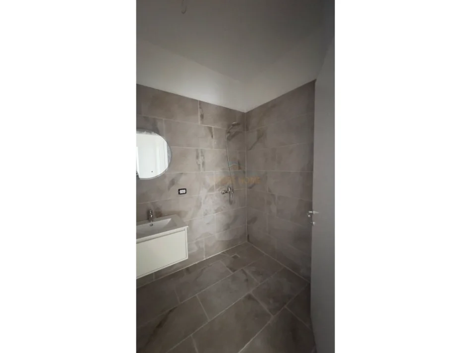 Tirane, shitet apartament 2+1 Kati 1, 80 m² 148.074 € 