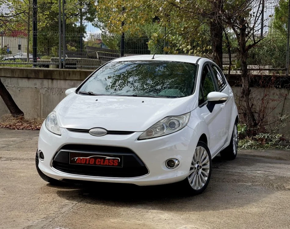 Tirane, shes makine FORD FIESTA Benzin, e bardhë manuale Kondicioner 200.943 km 3.790 €