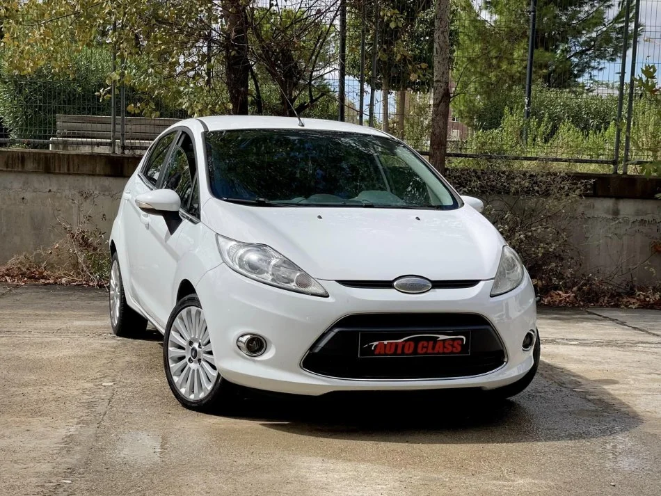 Tirane, shes makine FORD FIESTA Benzin, e bardhë manuale Kondicioner 200.943 km 3.790 €