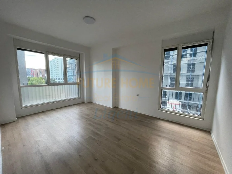 Tirane, jepet me qera apartament 3+1 Kati 2, 143 m² 300.000 € (Ish fusha aviacionit)