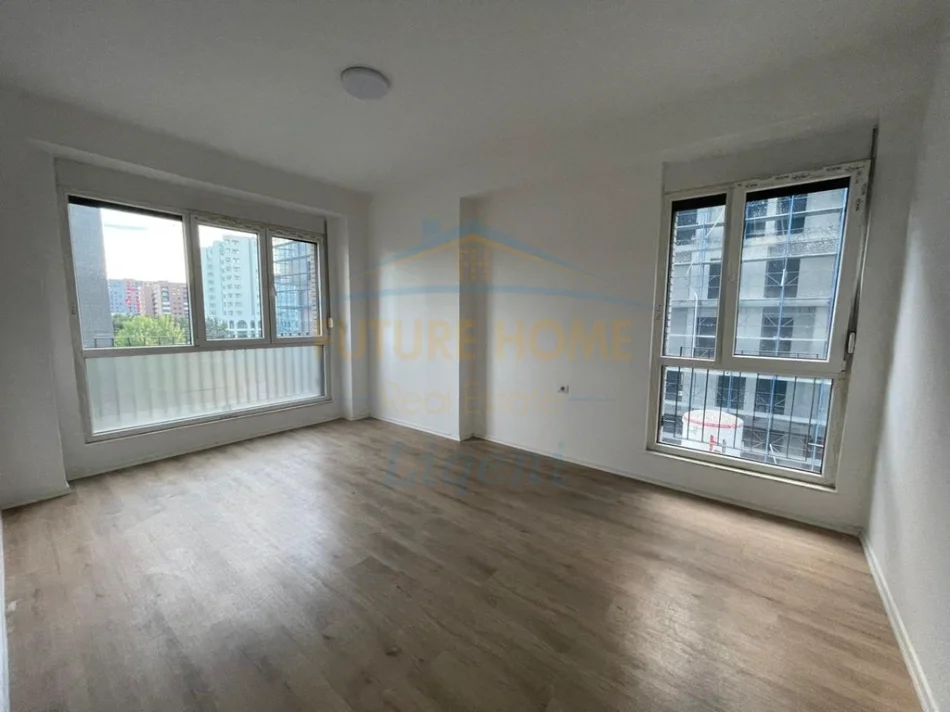 Tirane, shitet apartament 3+1+2+Post Parkimi+Ballkon Kati 2, 143 m² 300.000 € (Fusha e Aviacionit, Grand Park Residence)