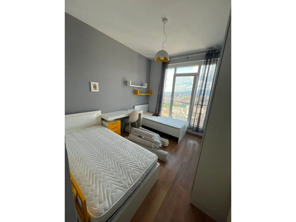 Tirane, jepet me qera apartament 2+1 Kati 4, 100 m² 900 € (Kopshti Botanik)