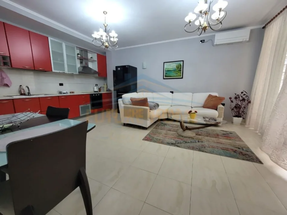 Tirane, jepet me qera apartament 2+1 Kati 2, 90 m² 700 € (Bulevardi Zogu 1)