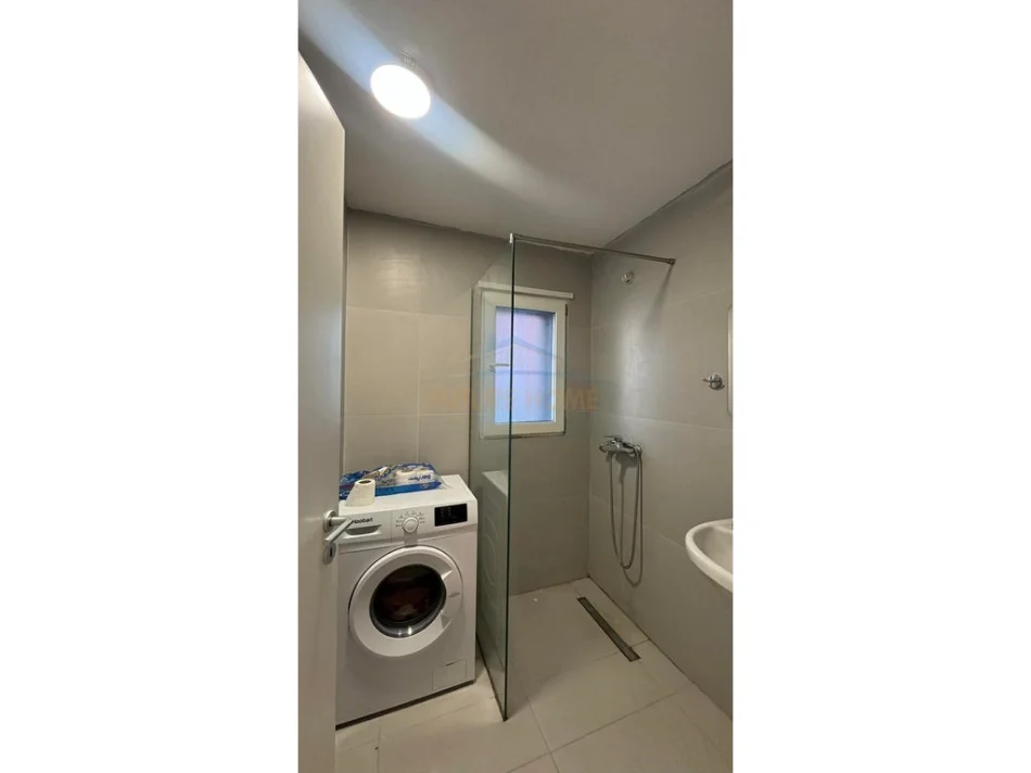 Tirane, jepet me qera apartament 2+1+Ballkon Kati 1, 78 m² 650 € (Kodra e Diellit)