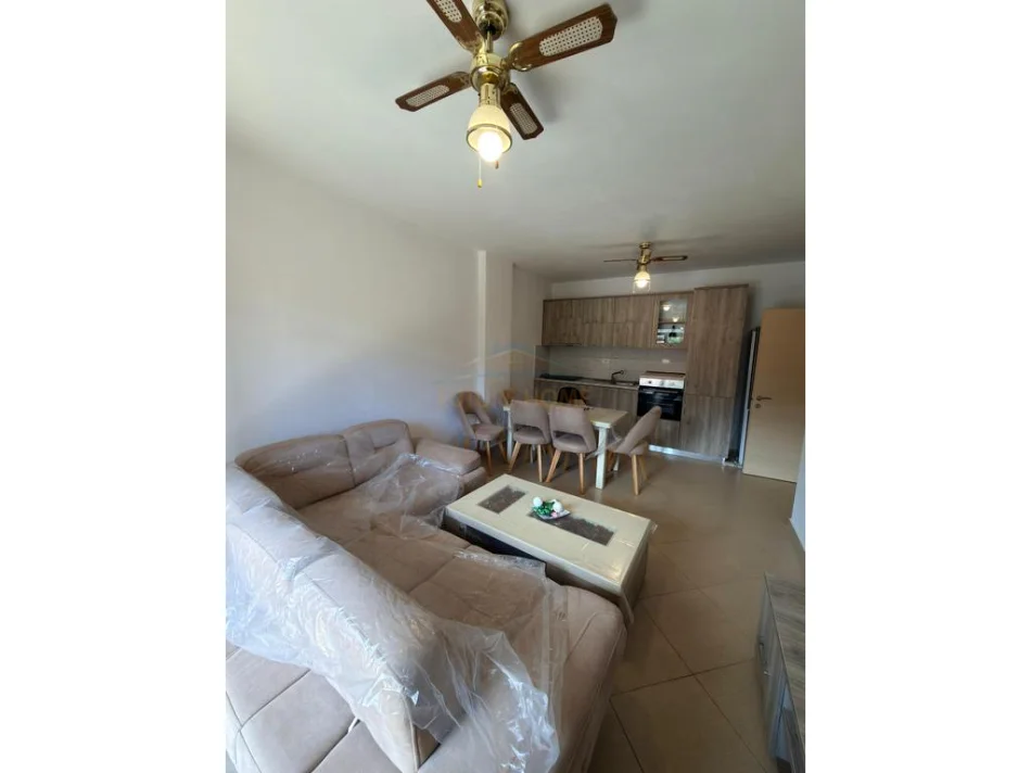 Tirane, shes apartament 2+1+Ballkon Kati 3, 87 m² 132.000 € (Fresk)