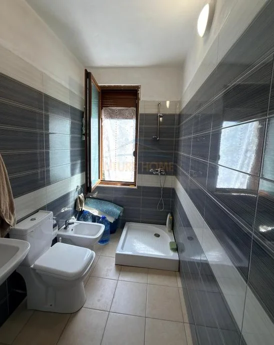 Tirane, shitet apartament 2+1 Kati 3, 87 m² 132.000 € (lugano 2 , rruga e dajtit)