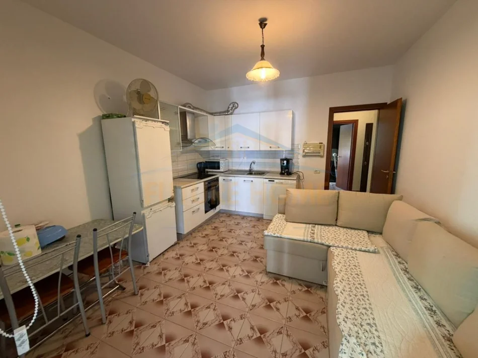 Durres, shitet apartament 1+1+Ballkon Kati 2, 65 m² 
