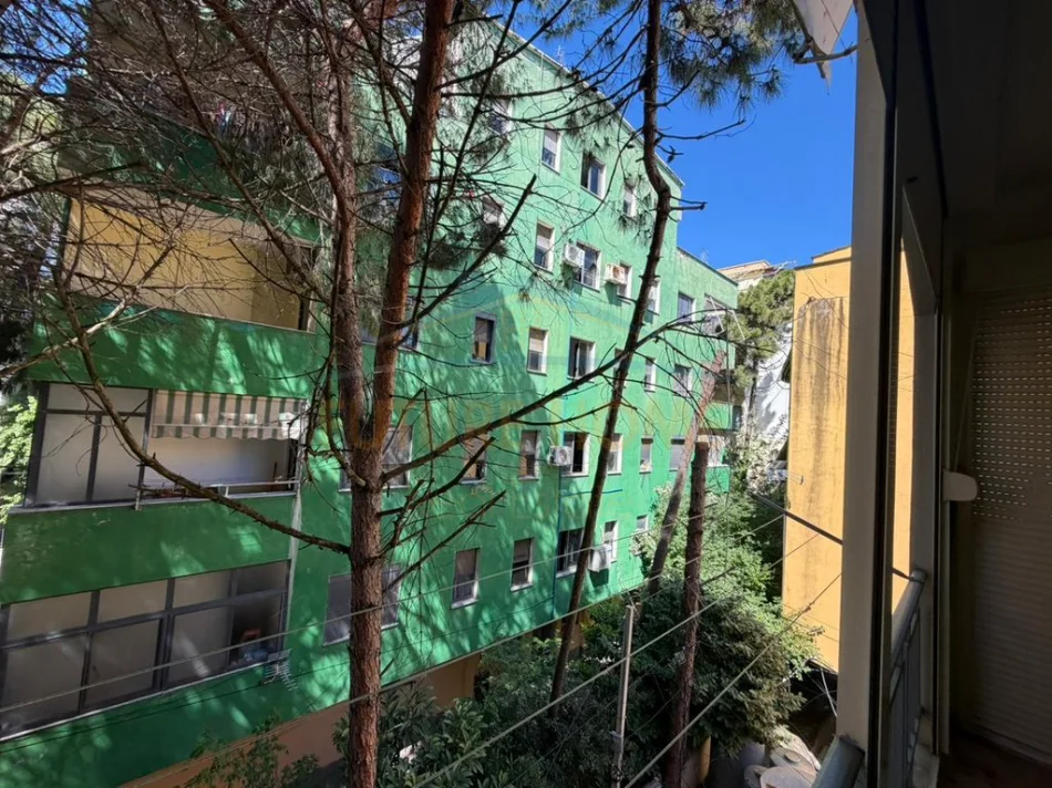 Shkembi Kavajes, shitet apartament 1+1 Kati 2, 65 m² 85.000 € (Shkembi Kavajes, Golem)