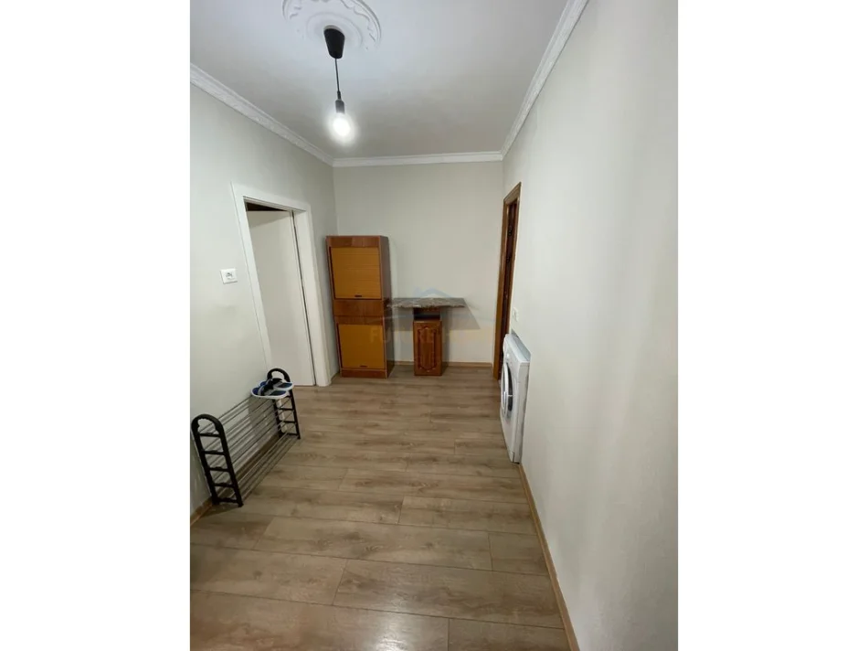 Tirane, jepet me qera apartament 1+1 Kati 6, 53 m² 400 € 