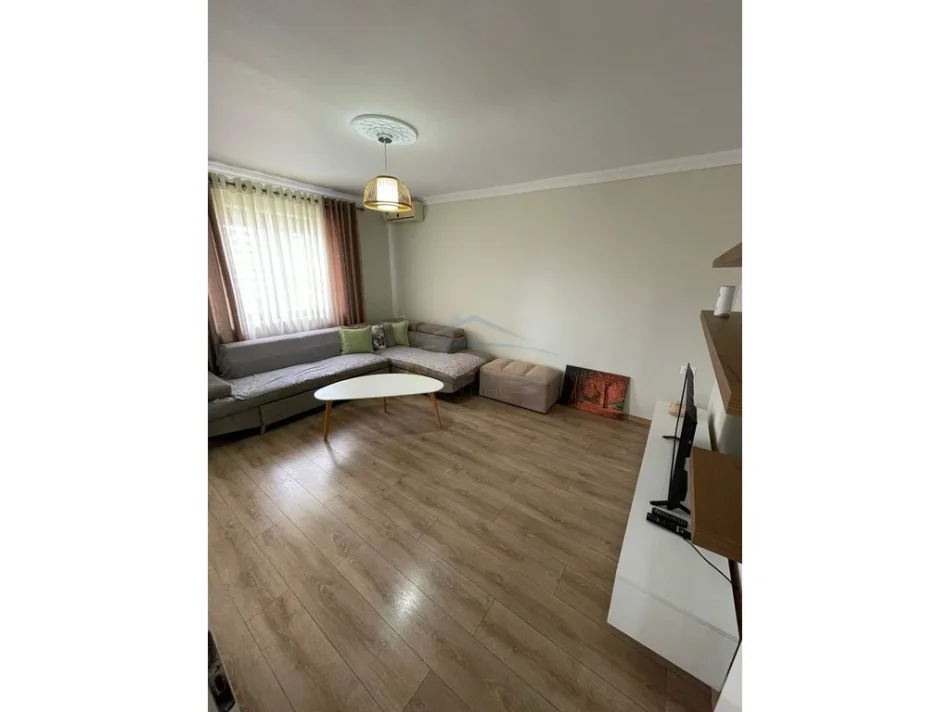 Tirane, jepet me qera apartament 1+1 Kati 6, 53 m² 400 € 