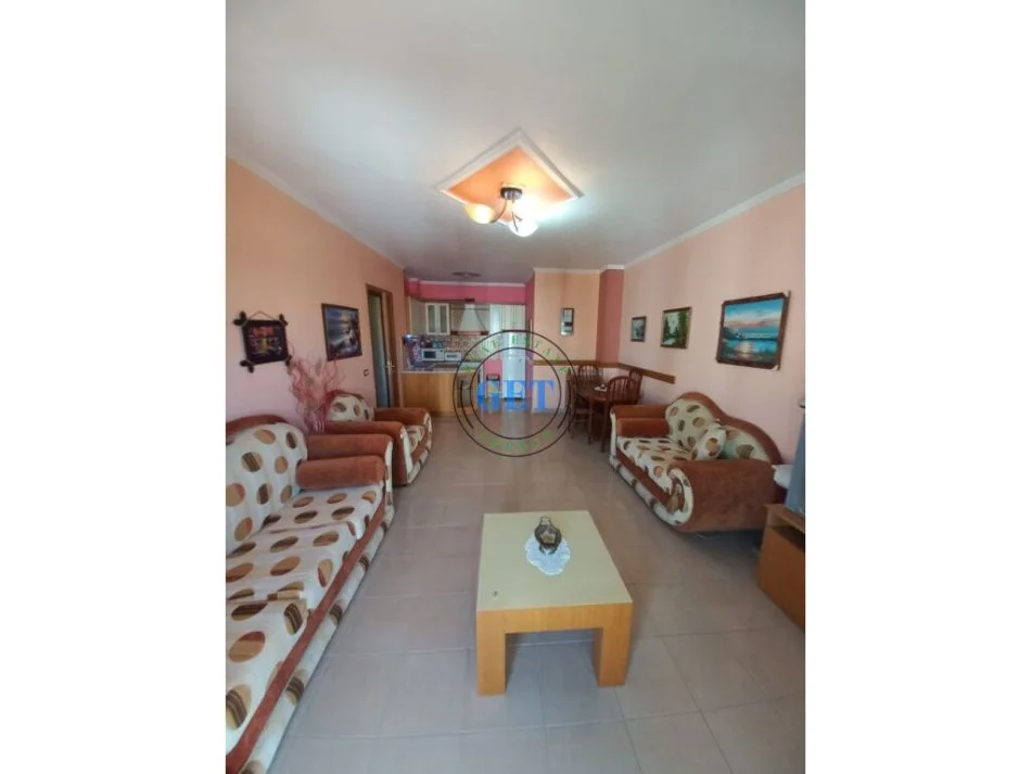 Durres, jepet me qera apartament 1+1 Kati 6, 60 m² 300 € (Plazh Iiliria)