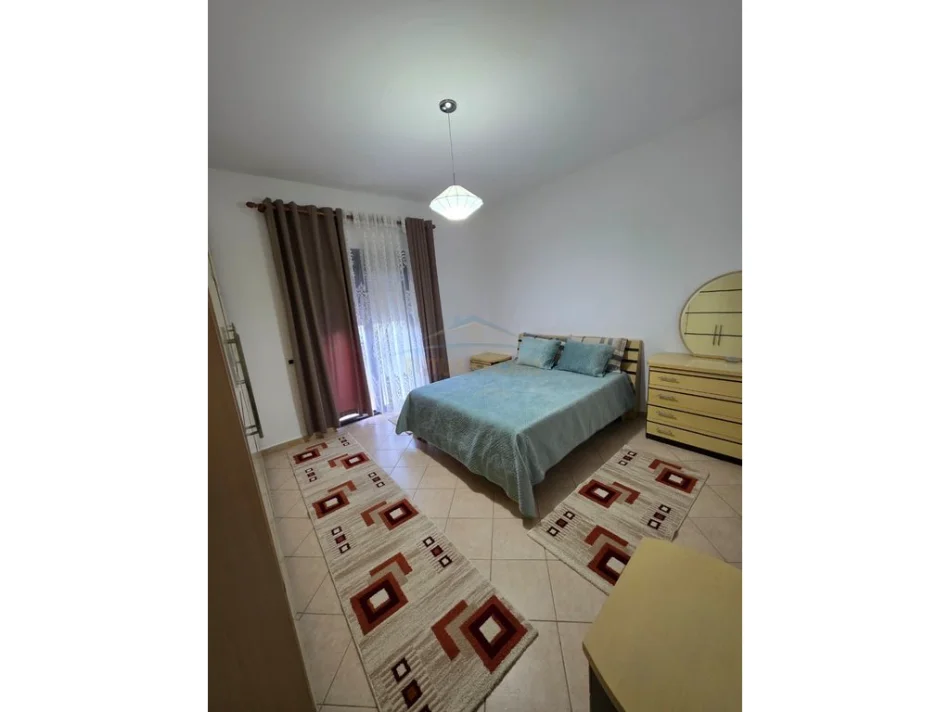 Tirane, jepet me qera apartament 3+1 Kati 1, 133 m² 600 € (Sauk)