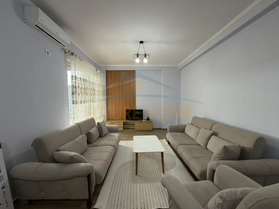 Tirane, jepet me qera apartament 2+1+2, Kati 5, 102 m² 580 € (Unaza e Re)