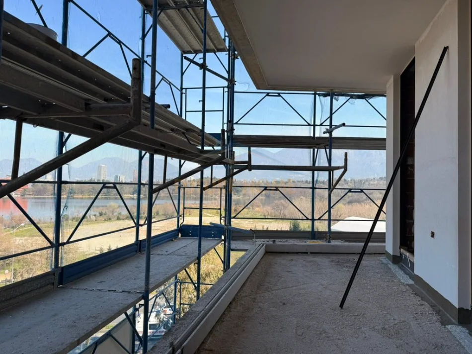 Tirane, shitet apartament 3+1 Kati 3, 162 m² 560.000 € (Gradient Residence, Liqeni i Thatë,)