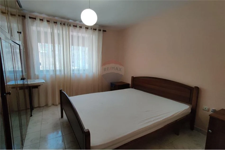 Tirane, jepet me qera apartament 2+1+Aneks Kati 1, 70 m² 400 € (Rruga Bardhyl)