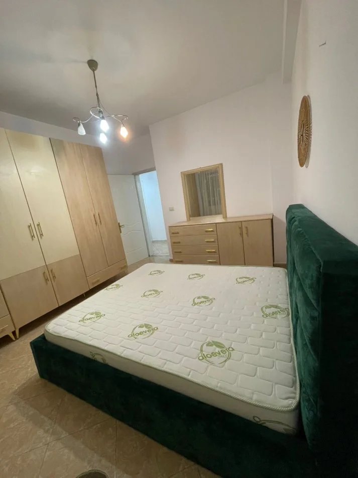 Tirane, jepet me qera apartament 2+1 Kati 4, 102 m² 750 € (Delish Fish ,Komuna e Parisit)