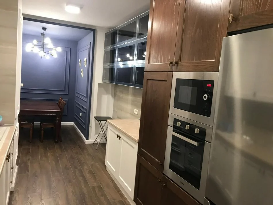 Durres, jepet me qera apartament 3+1 , 550 € (Durres)