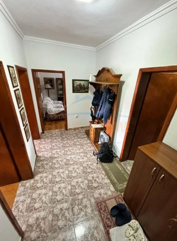 Tirane, jepet me qera apartament 2+1 Kati 4, 75 m² 500 € (Shkolla e Kuqe)
