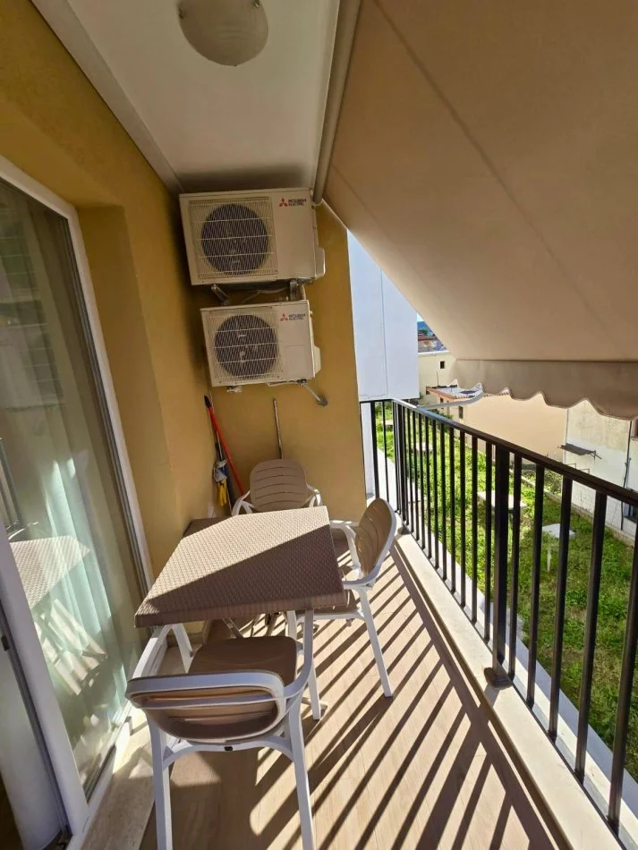 Tirane, jepet me qera apartament 1+1+Ballkon Kati 1, 68 m² 600 € (Rruga Xhebrahimet)