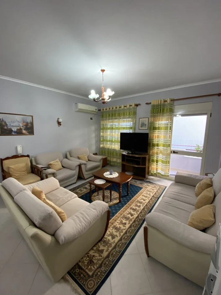 Tirane, jepet me qera apartament 2+1+Aneks+Ballkon Kati 1, 85 m² 60.000 leke (Rruga e kavajes)