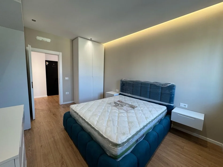 Tirane, jepet me qera apartament 2+1 Kati 2, 120 m² 750 € (Ish fusha e aviacionit)