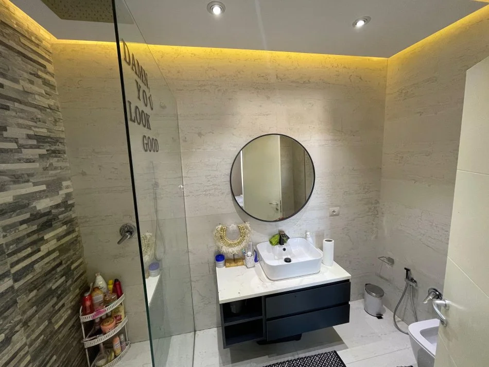 Tirane, shitet apartament 2+1+Ballkon Kati 2, 150 m² 285.000 € 