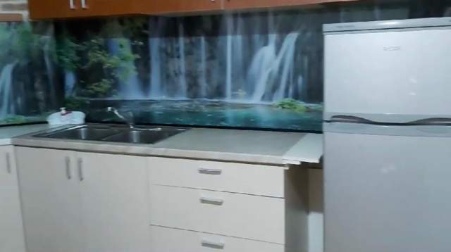 Tirane, jepet me qera apartament 2+1 Kati 4, 80 m² 400 Euro (prane pallateve te Arabit)