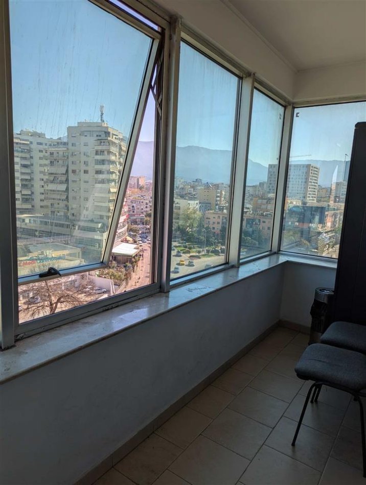 Tirane, jepet me qera zyre Kati 5, 116 m² 700 € (ZOGU I ZI)