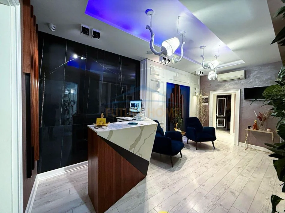 Tirane, shitet ambjent biznesi Kati 1, 120 m² (Pallatet Agimi, Bllok)