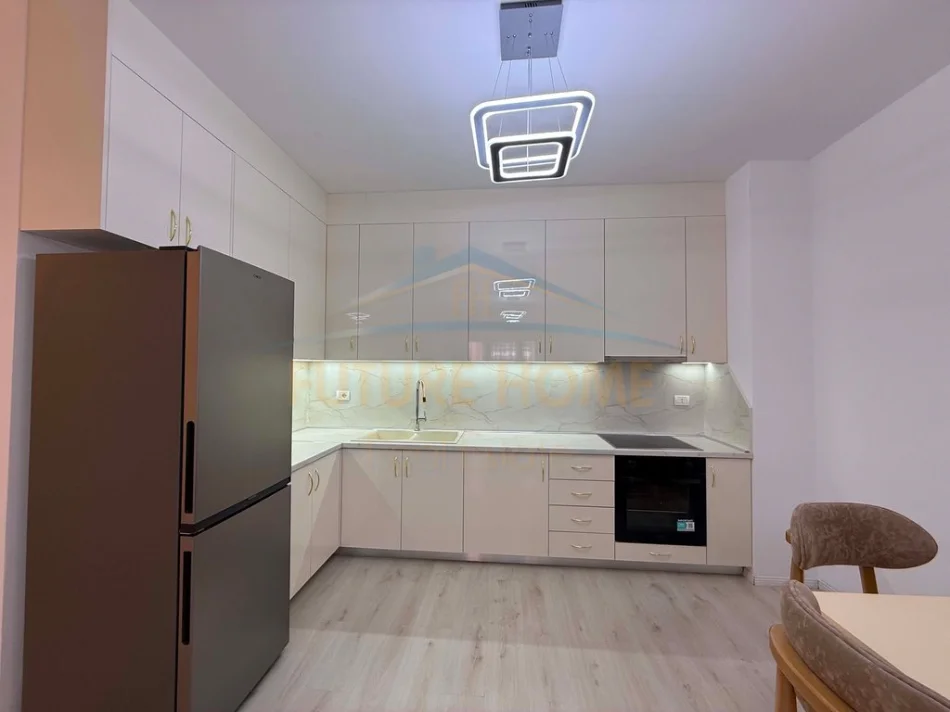 Tirane, jepet me qera apartament 2+1 Kati 2, 109 m² 700 € (Green City Rezidence , Unaza E Re)