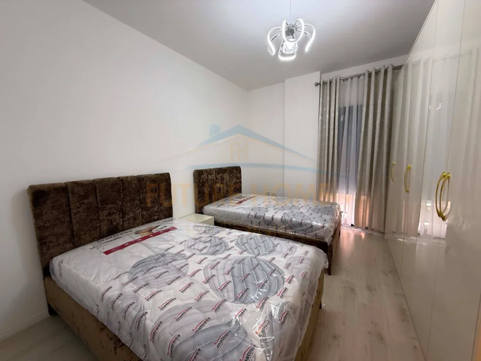 Tirane, jepet me qera apartament 2+1 Kati 2, 109 m² 700 € (Green City Rezidence , Unaza E Re)