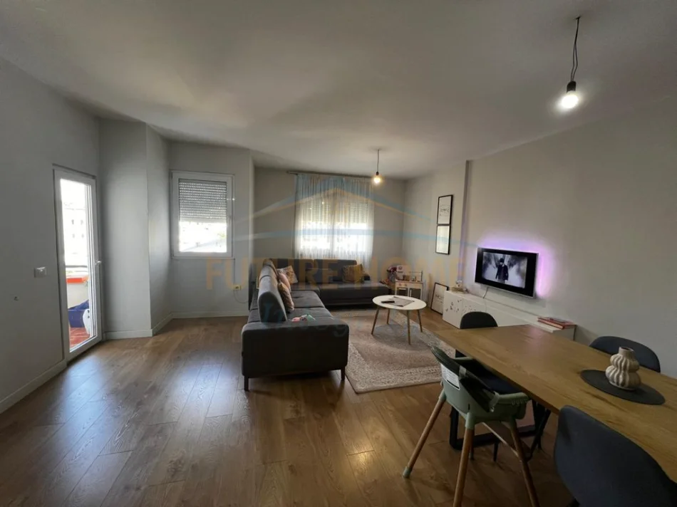 Tirane, shitet apartament 2+1 , 148.000 € (Yzberisht, rruga 3 Deshmoret)