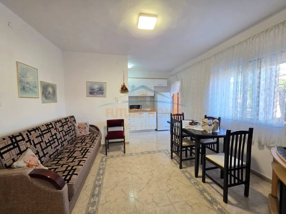 Tirane, jepet me qera apartament 3+1+Ballkon Kati 3, 98 m² 600 € (Rruga e Durresit)