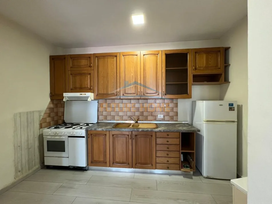 Tirane, shitet apartament 2+1+Aneks+Ballkon Kati 3, 109 m² 210.000 € 