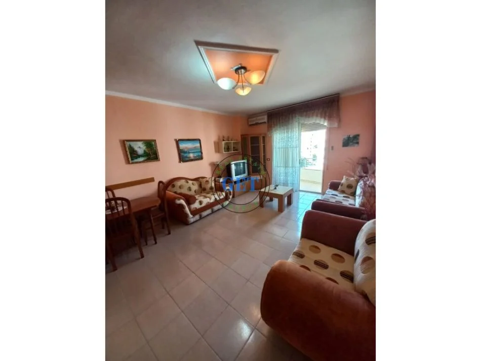 Durres, jepet me qera apartament 1+1 Kati 6, 60 m² 300 € (Plazh Iiliria)