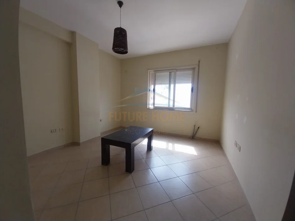 Tirane, jepet me qera apartament 2+1 Kati 3, 100 m² 600 € (Jordan Misja)