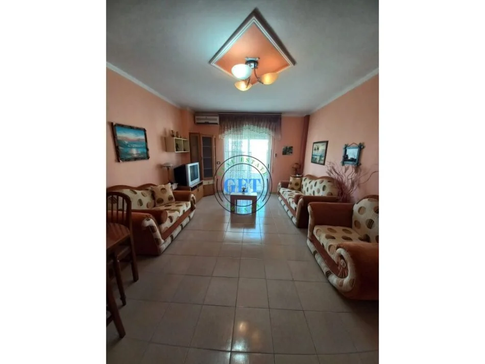 Durres, jepet me qera apartament 1+1 Kati 6, 60 m² 300 € (Plazh Iiliria)