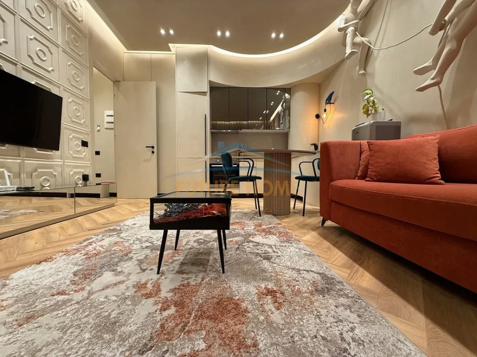 Tirane, jepet me qera apartament 1+1+Ballkon Kati 6, 65 m² 1.000 € (Square 21)
