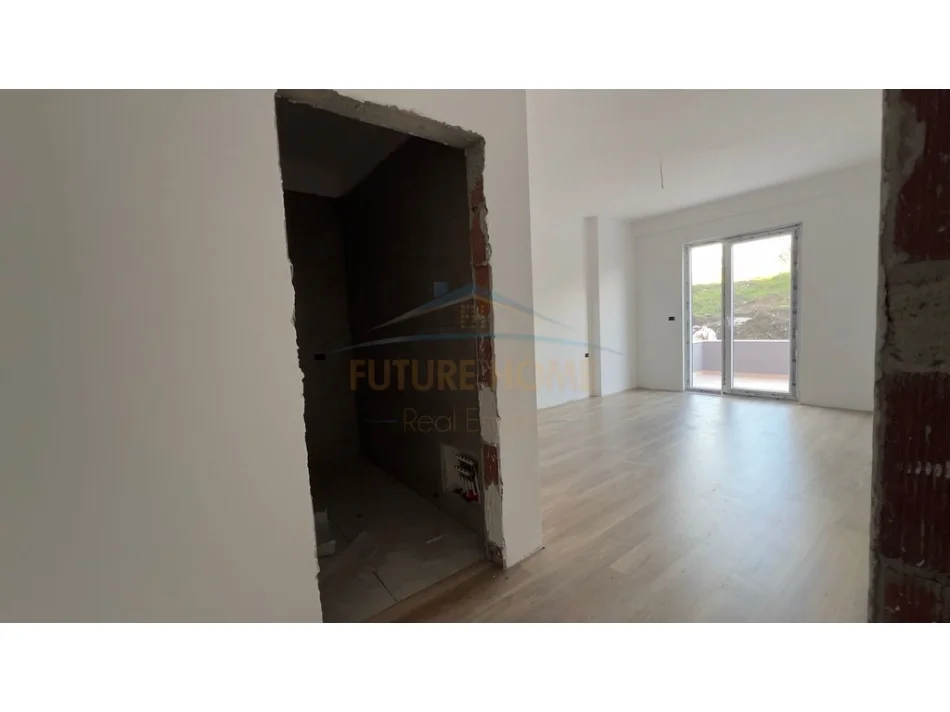 Tirane, shitet apartament 2+1 Kati 1, 101 m² 120.460 € (Paskuqan)