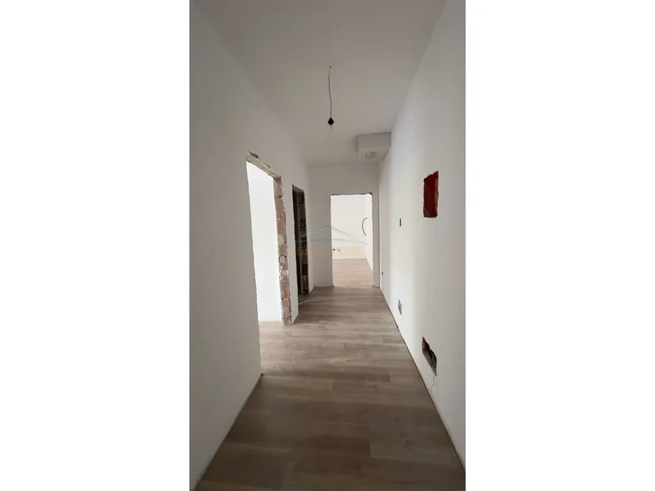 Tirane, shitet apartament 2+1 Kati 1, 101 m² 120.460 € (Paskuqan)