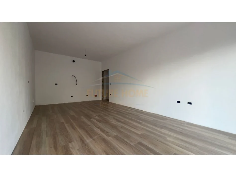 Tirane, shitet apartament 2+1 Kati 1, 101 m² 120.460 € (Paskuqan)