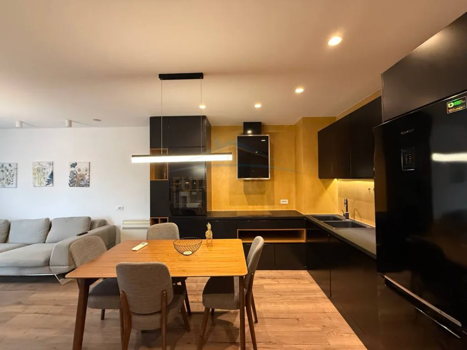 JEPET ME QERA APARTAMENT 2+1 KOMPLEKSI MAGNET, 21DHJETORI