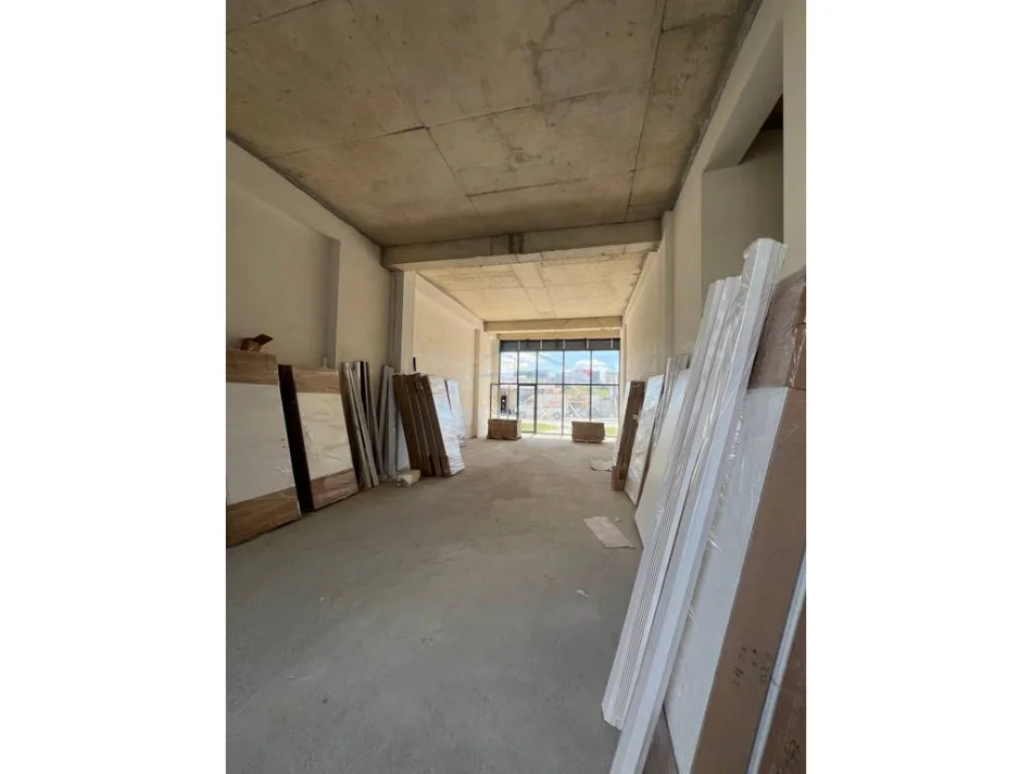 Tirane, shitet ambjent biznesi Kati 0, 98 m² 540.000 € (Don Bosko)