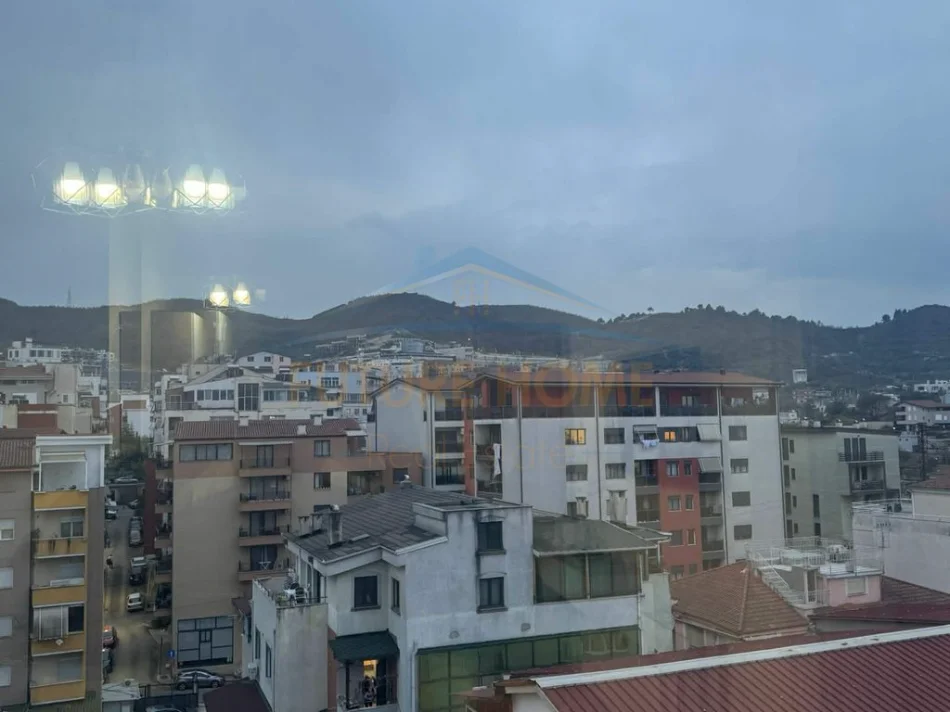 Tirane, shitet apartament 2+1+Aneks+Ballkon Kati 9, 86 m² 180.000 € (Selite)