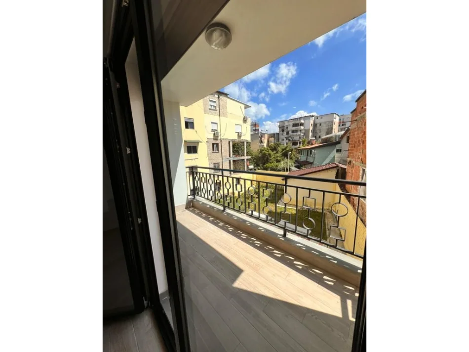 Tirane, shitet apartament 1+1+Post Parkimi Kati 2, 71 m² 225.000 € (Rruga e Elbasanit,)