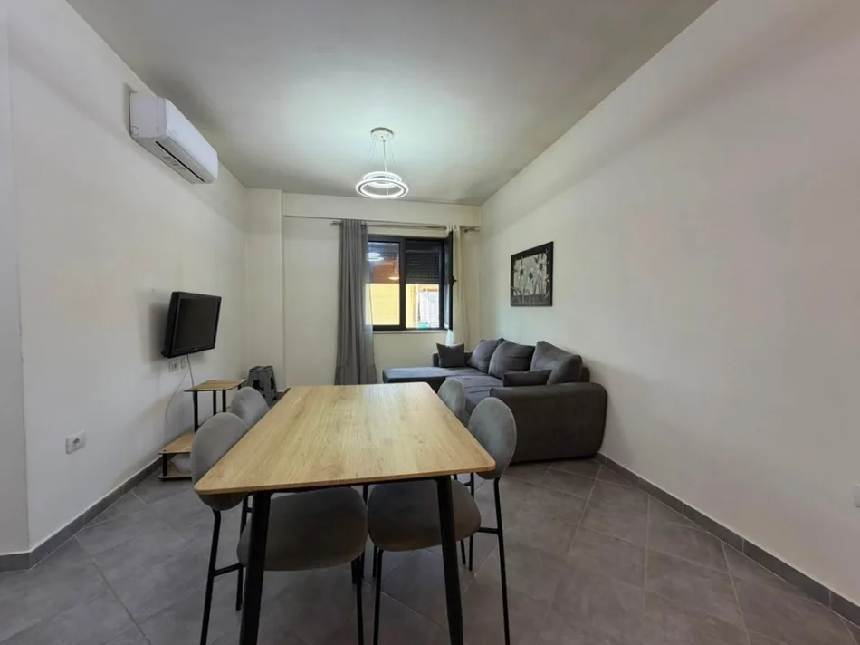 Tirane, jepet me qera apartament 2+1 Kati 1, 78 m² 750 € 