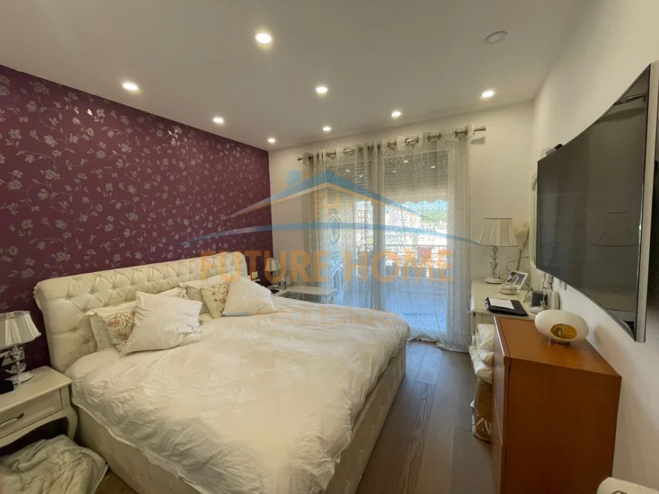 Tirane, shitet apartament 3+1 Kati 7, 131 m² 366.800 € (Komuna e Parisit)