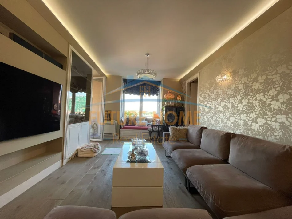 Tirane, shitet apartament 3+1+Ballkon Kati 7, 131 m² 366.800 € (KOMUNA E PARISIT)